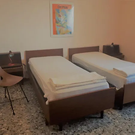 Apartment Appartamento Borghetto Mare *